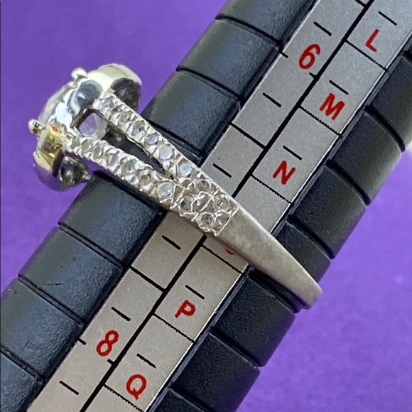 💛 Elegant 925 Silver Plated Ring with Clear Gemstone - Picture 4 of 5
